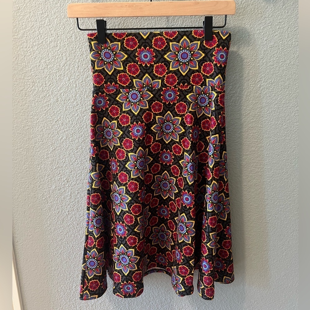 LulaRoe mid length skirt size xsmall